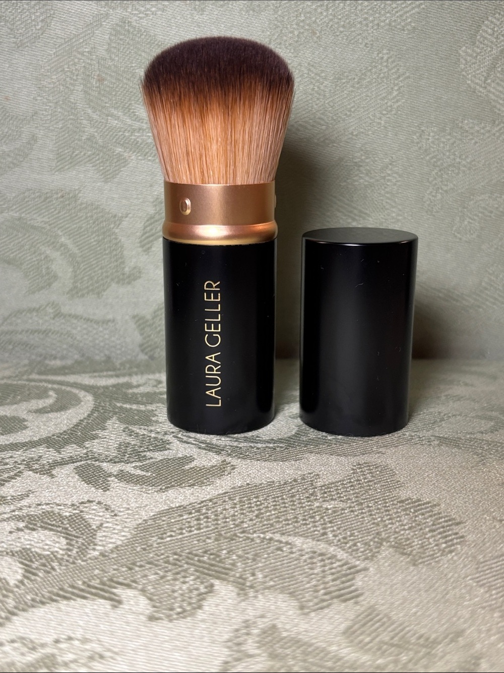 Laura Geller Retractable Airbrush Kabuki Brush Black